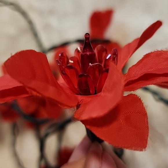 Vintage Silk Poinsettia lights - Picture 11 of 12